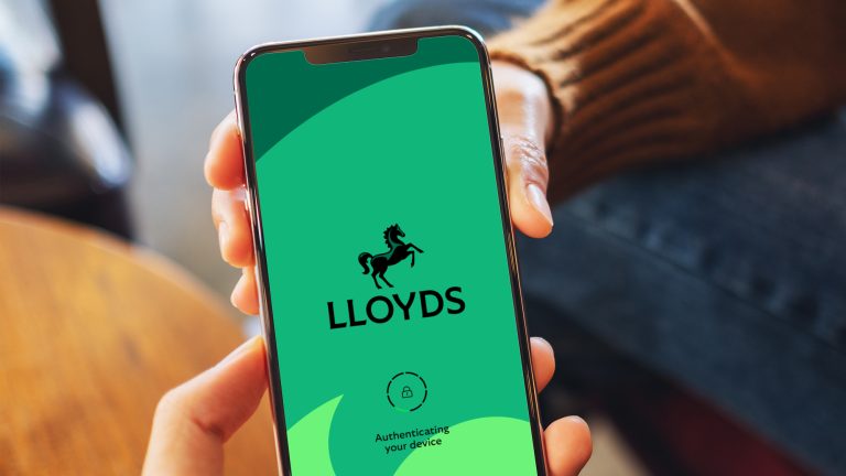 Lloyds App Data Glitch Sparks Investigation